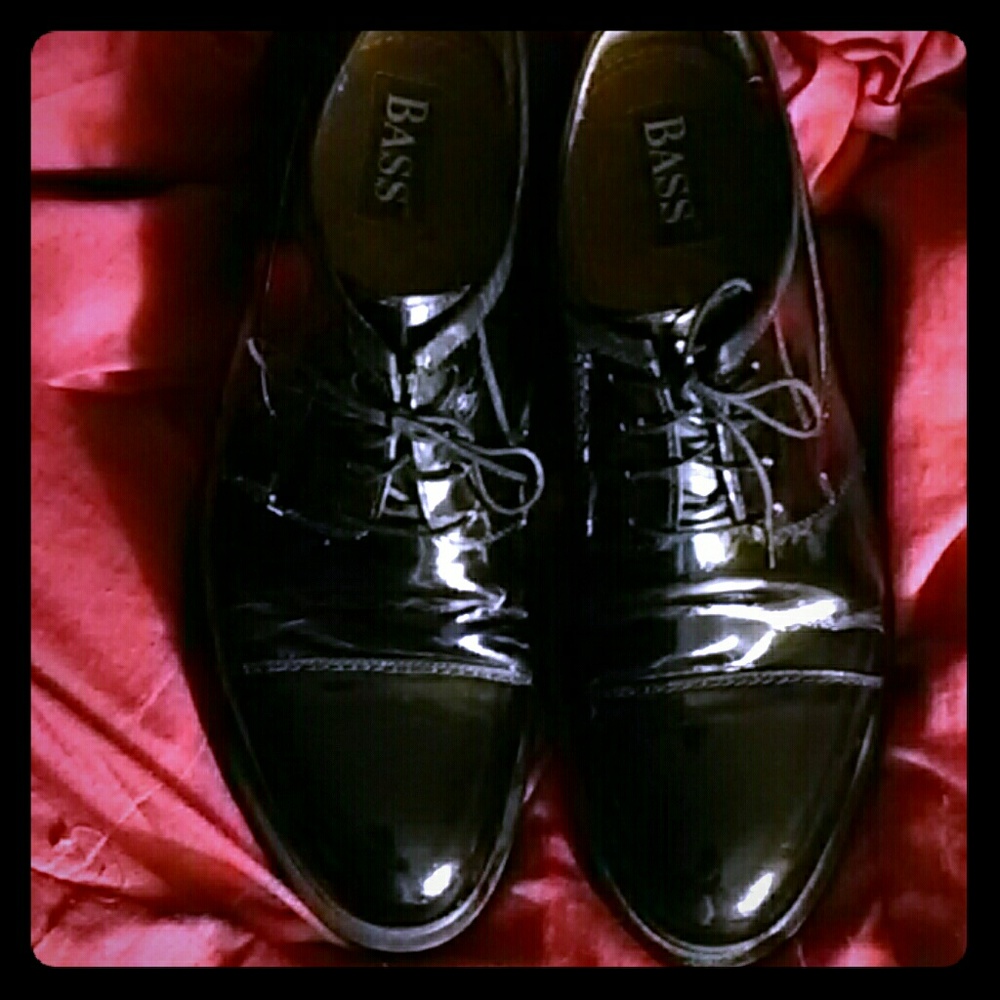 Men's dress shoes